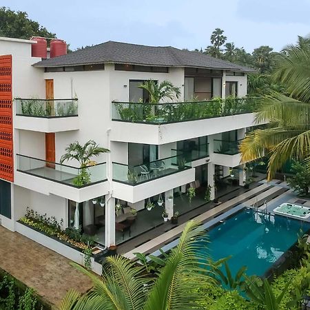Villa Sereno: Elegant Retreat with Pool, Jacuzzi, and Entertainment Alibag Exterior photo