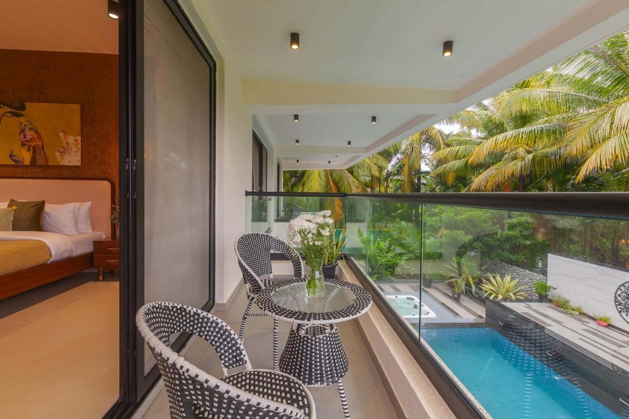 Villa Sereno: Elegant Retreat with Pool, Jacuzzi, and Entertainment Alibag Exterior photo