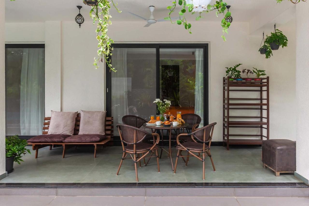 Villa Sereno: Elegant Retreat with Pool, Jacuzzi, and Entertainment Alibag Exterior photo